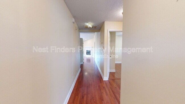 Foto del edificio - 11201 Wandering Oaks Dr