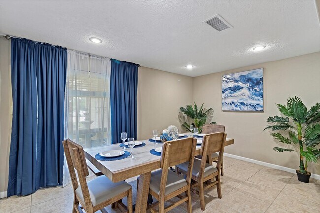 Foto del edificio - 1405 Delabrook Ct