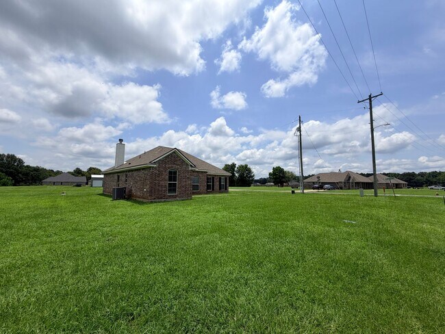 Foto del edificio - 3520 Windwood Circle.
