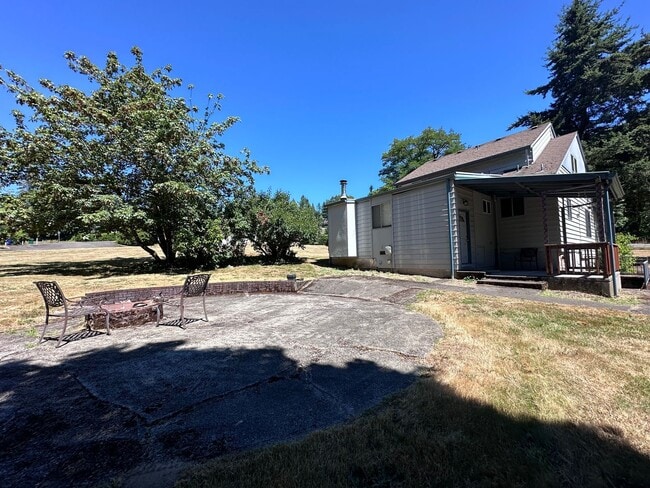 Building Photo - Lewis & Clark Graduate/Law Students ONLY