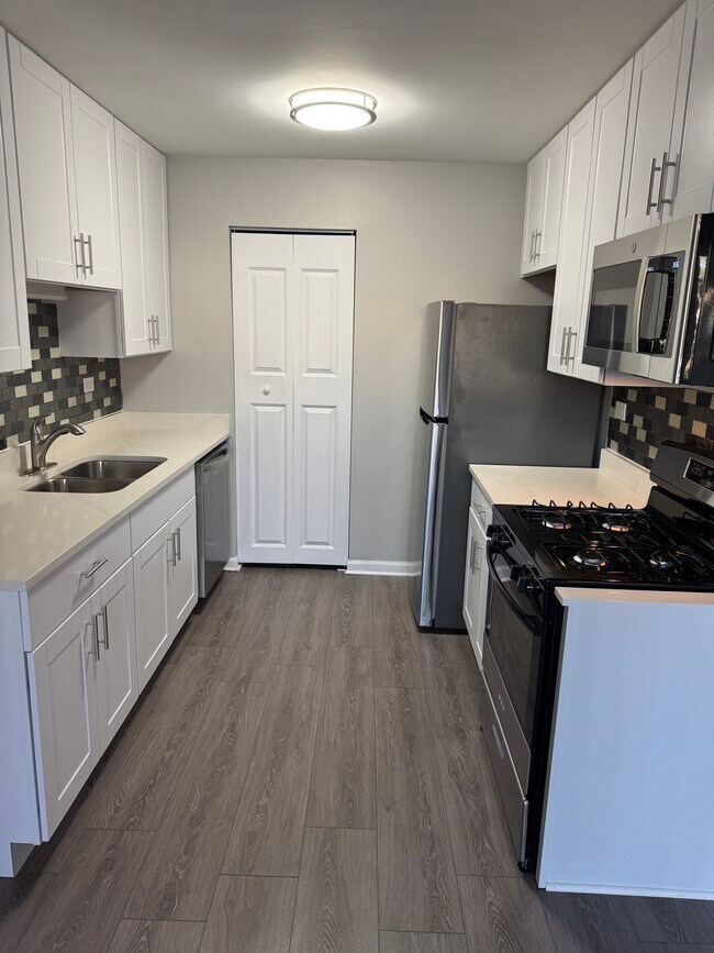 Foto del edificio - 746 Candleridge Ct