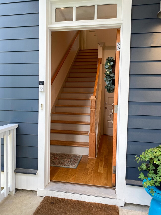 Foto del edificio - 204 Burns Ave