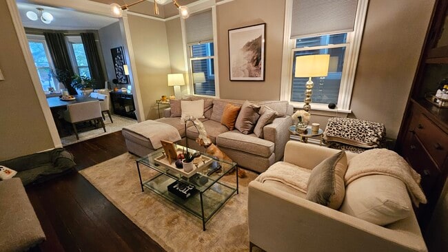 Foto del edificio - 1527 W Wellington Ave