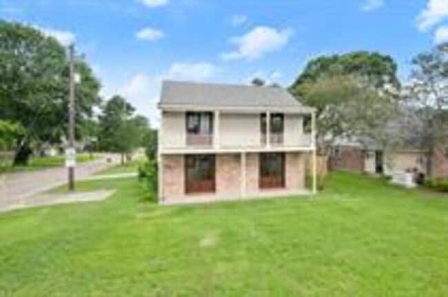 Building Photo - 2662 Brentwood Dr