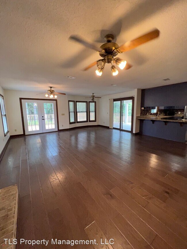 Building Photo - 4 br, 2.5 bath House - 304 Lake Oliver Drive