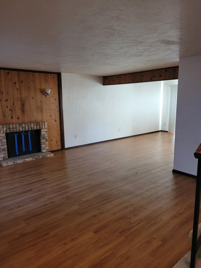 Living/dining room - 9318 Skokomish Way NE