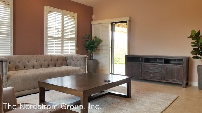 Building Photo - 4 br, 3 bath House - 1404 E Orange Grove Road
