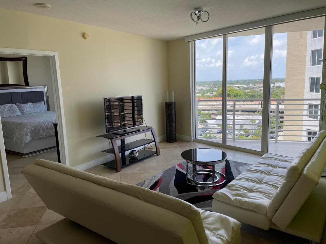 Primary Photo - 1551 N Flagler Dr