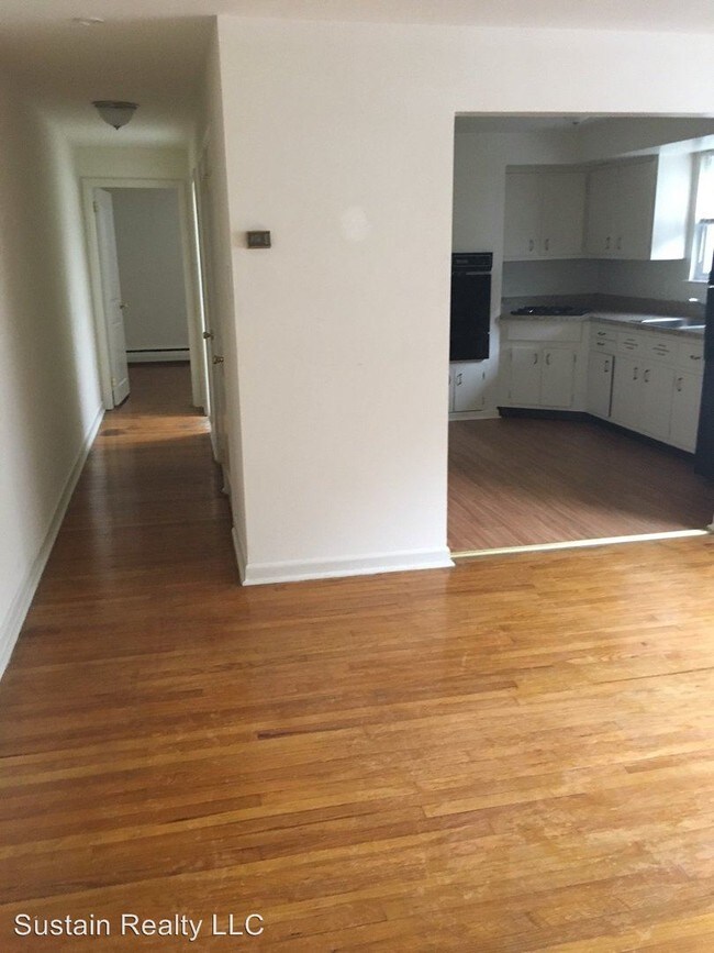 Foto del edificio - 615 Paxson Ave