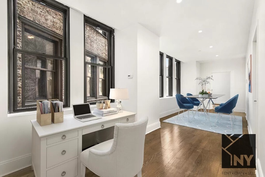 Primary Photo - Park Row - Massive Space - Prime Location!