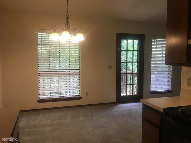 Building Photo - 600 Mary Lee Ln