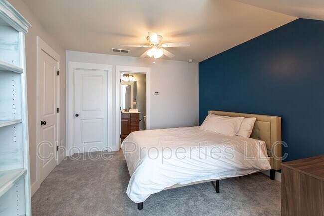 Foto del edificio - 3819 Willow Green Pl