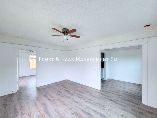 Foto del edificio - 906 1/2 Dawson Ave-