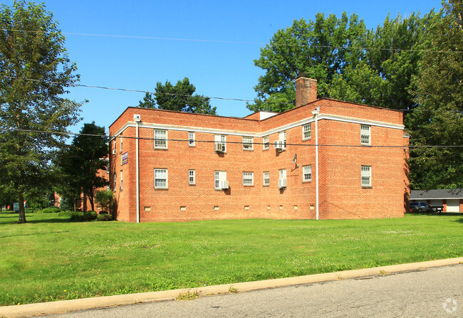 Building Photo - Shoreway Court Apartments