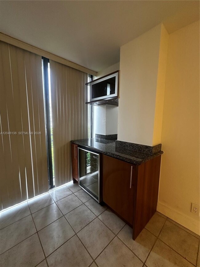 Foto del edificio - 16919 N Bay Rd