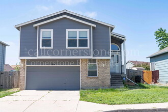 Building Photo - 743 Descendant Dr