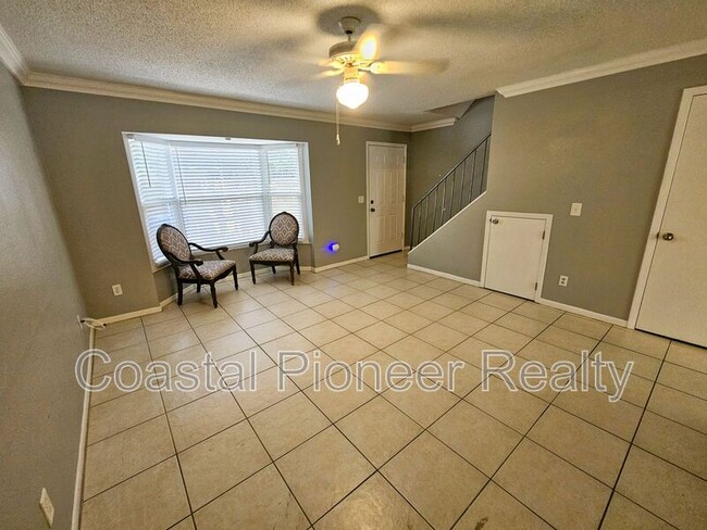 Building Photo - 504 S Westland Ave