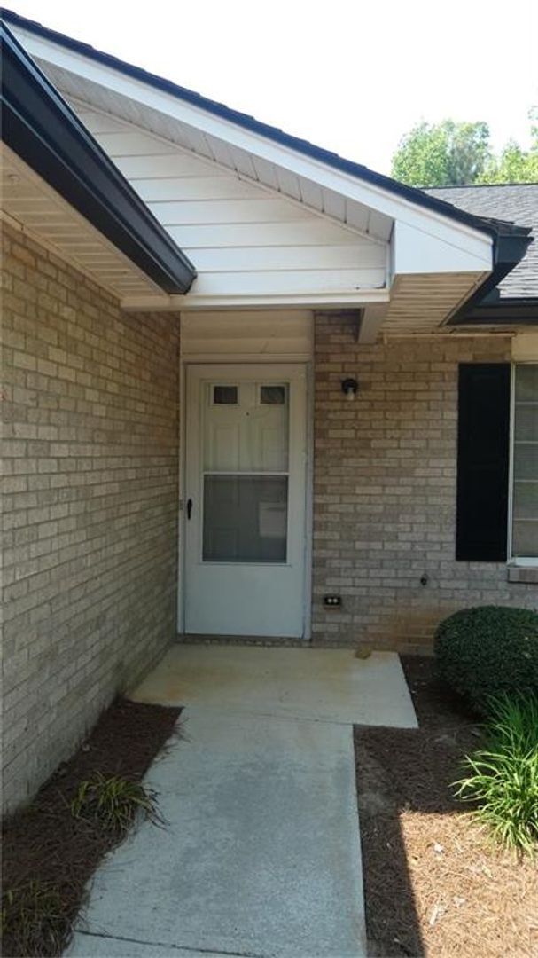 Foto del edificio - 2 bed/2 bath end unit in Gainesville
