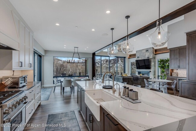 Foto del edificio - 316 Maple Ridge Ln