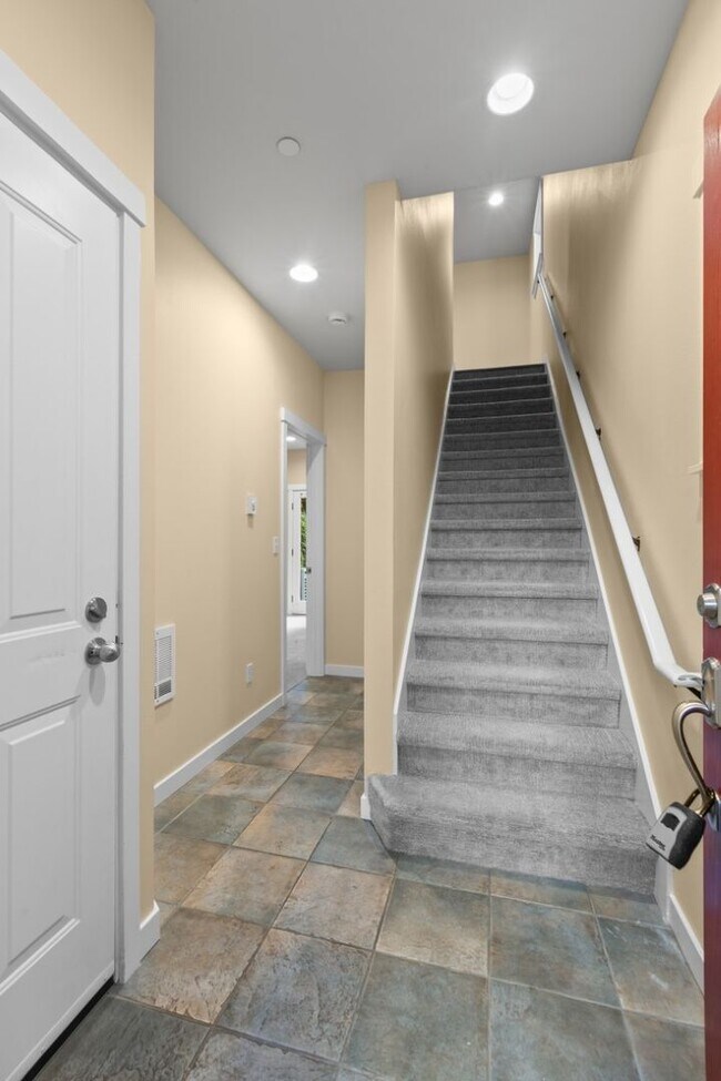 Foto del edificio - 3bd/2.25ba Seattle Townhouse