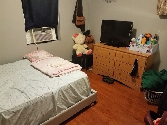 Building Photo - 10 Andria Rd