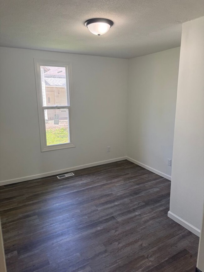 Building Photo - Adorable 3 Bedroom Home in Frankfort