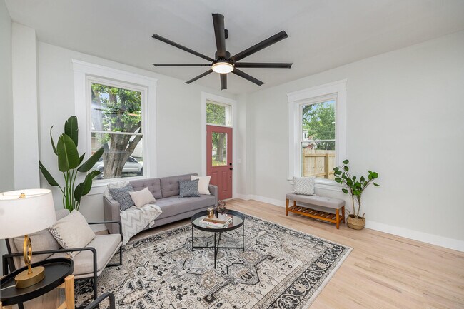 Foto del edificio - 519 E 17th St