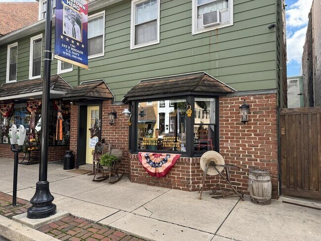 Building Photo - 436 Locust St