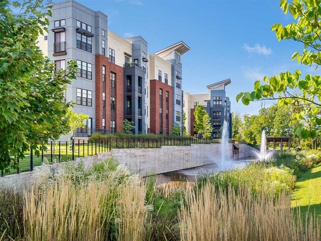 Building Photo - Lerner Windmill Parc