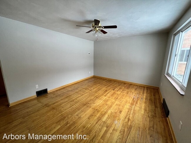 Building Photo - 3 br, 2 bath House - 6411 Swan Drive