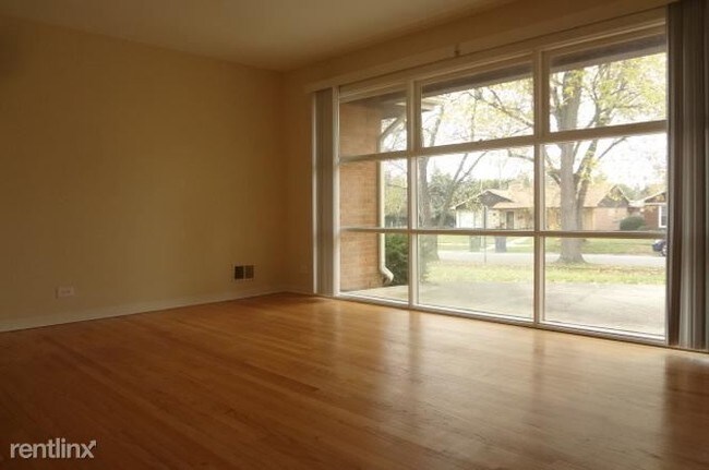 Building Photo - 3 br, 1 bath House - 11041 S Keeler Ave