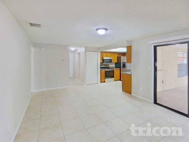 Building Photo - 1314 Oakcrest Dr