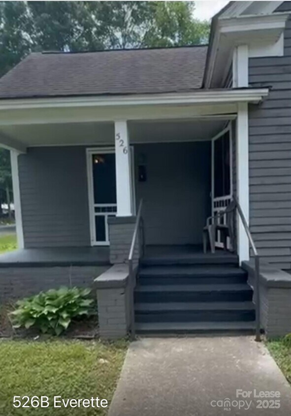 Foto principal - 526 Everette St