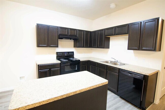 Foto del edificio - 6246 Brenwood Cir