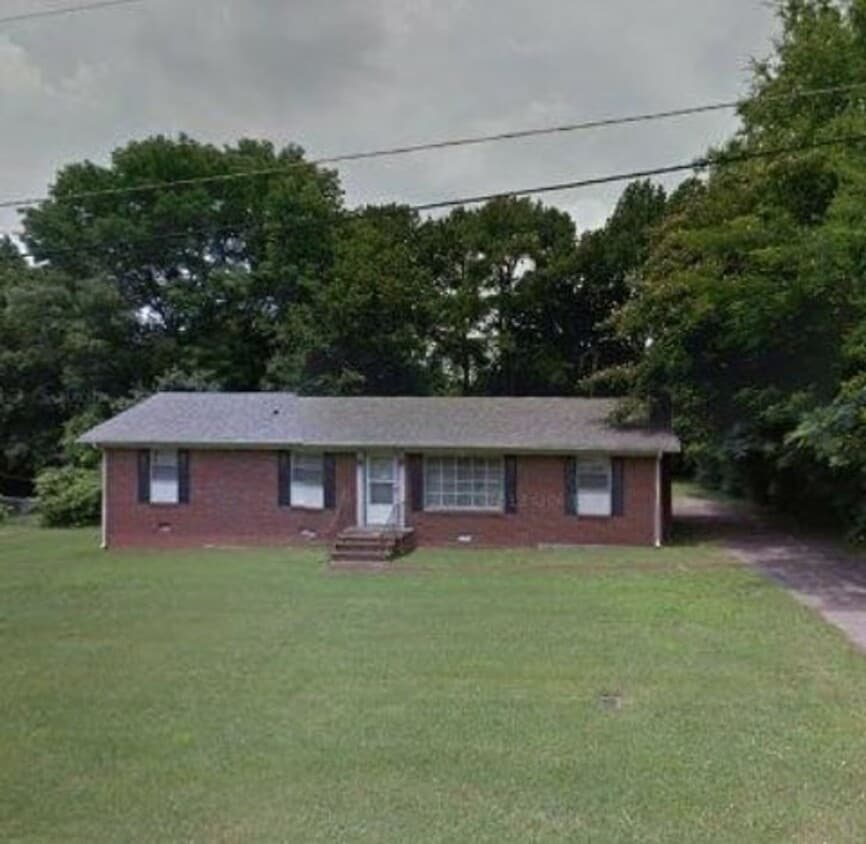 Primary Photo - Brand new renovated home in Gallatin 4 bed...