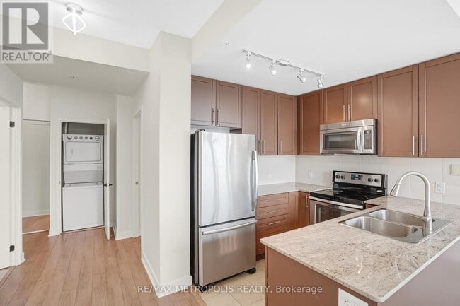 Building Photo - 3985 Grand Park Dr