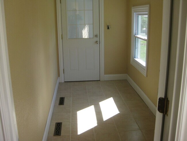 Foto del edificio - Lease 2 Own ...This Great South Springfiel...