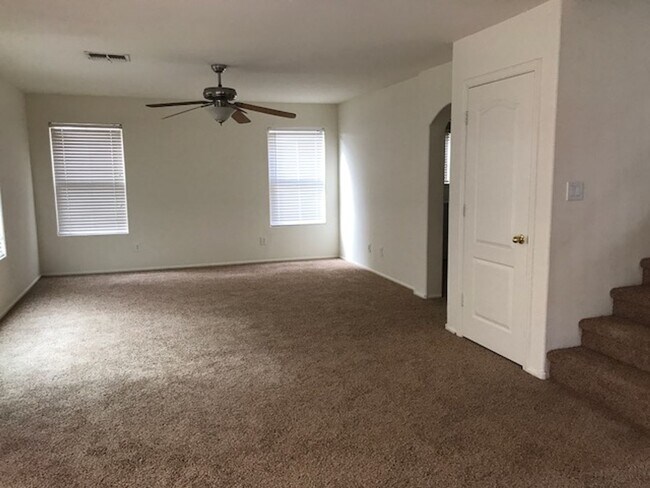 Foto del edificio - 42207 Chambers Dr