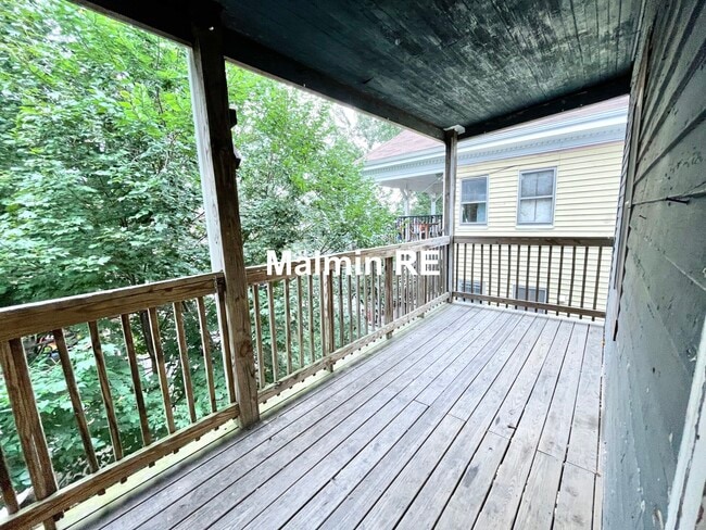 Building Photo - 61 Hillside St