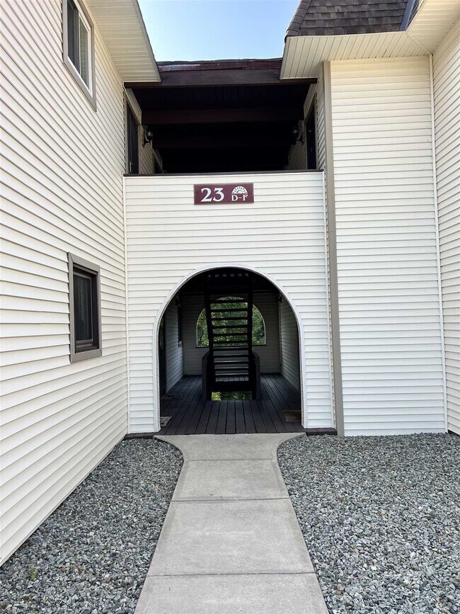 Building Photo - 23 Village Park Dr