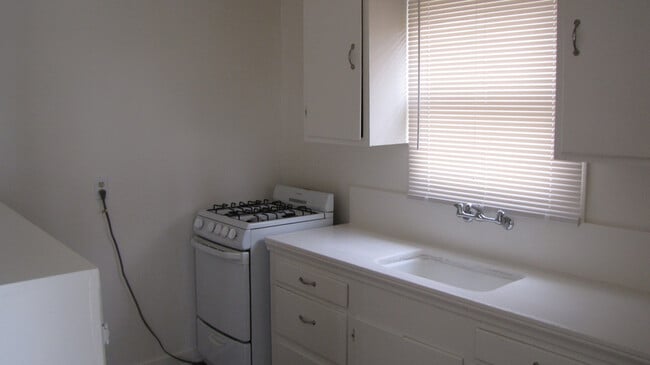 Building Photo - 105 Brighton Way