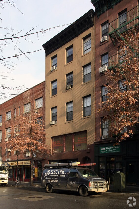 Foto del edificio - 61 W Eighth St