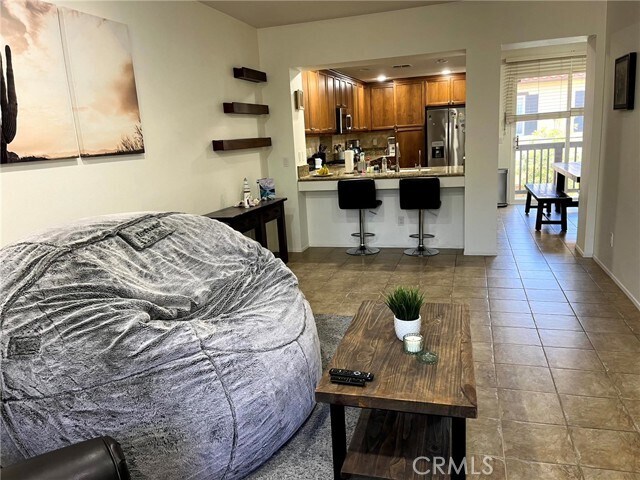 Foto del edificio - 300 Calle Campanero