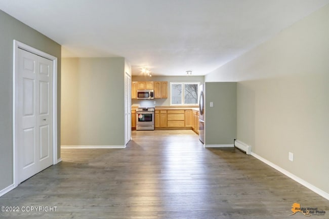 Building Photo - 329 E 14th Ave