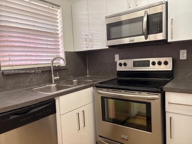 Building Photo - 8893 Fontainebleau Blvd