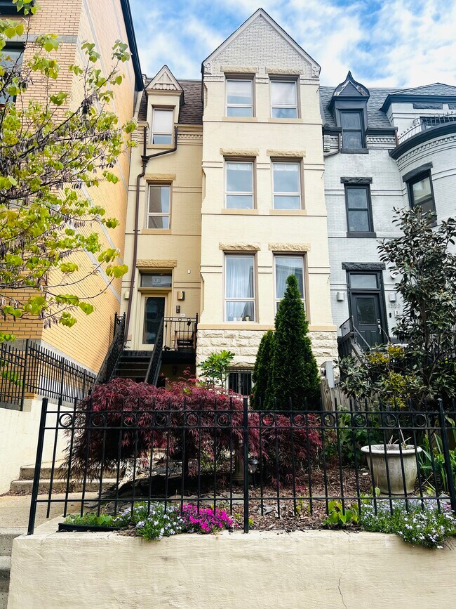 Foto del edificio - 1305 Clifton St NW