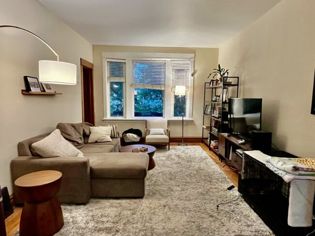 Foto del edificio - 4242 N Damen Ave