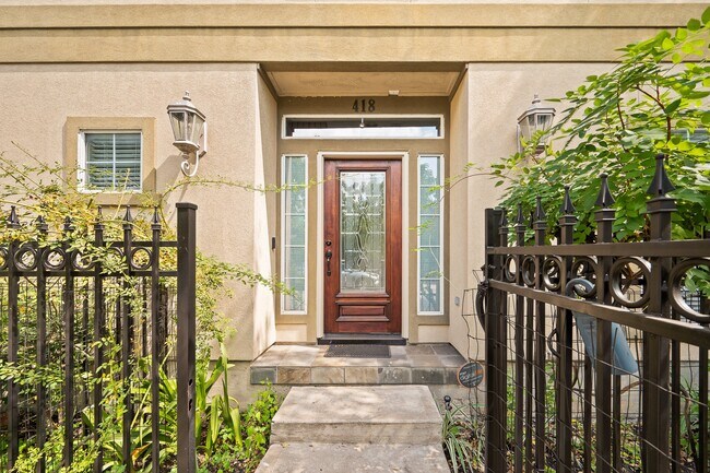 Foto del edificio - 418 Fowler St