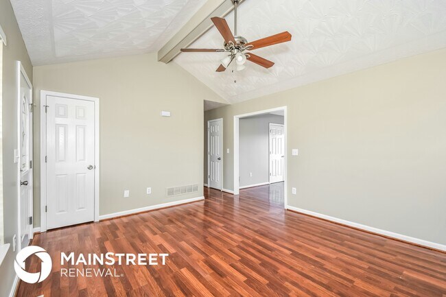 Building Photo - 385 Drake Dr