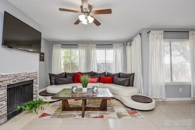 Foto del edificio - 12100 Overbrook Ln